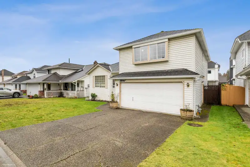 11890 79A AVENUE - photo 3 of 30