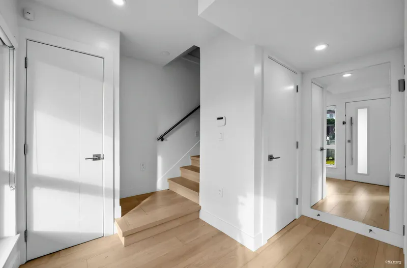 5605 RUMBLE STREET - photo 3 of 25