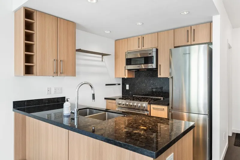 701 1708 COLUMBIA STREET - photo 2 of 25