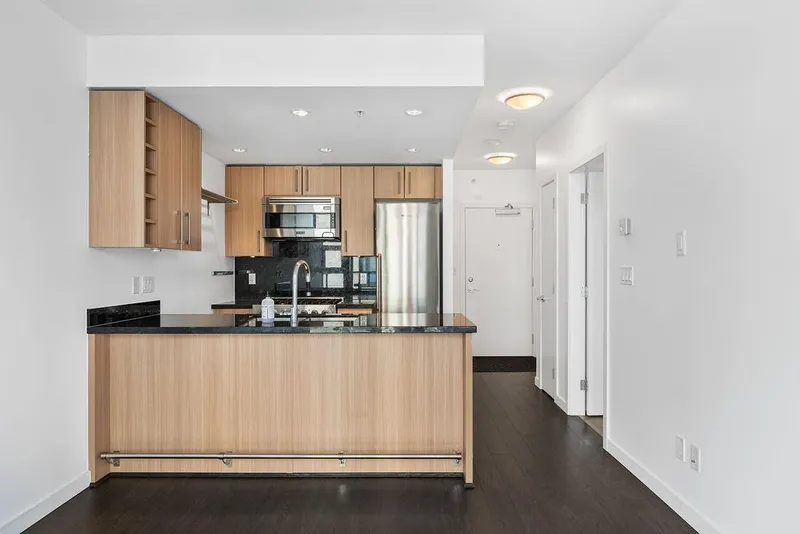 701 1708 COLUMBIA STREET - photo 3 of 25