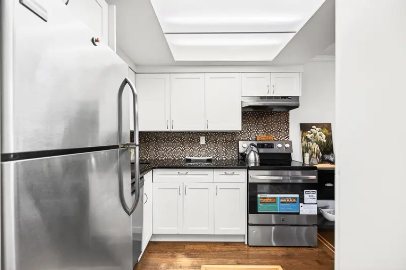 208 11957 223 STREET - photo 2 of 25