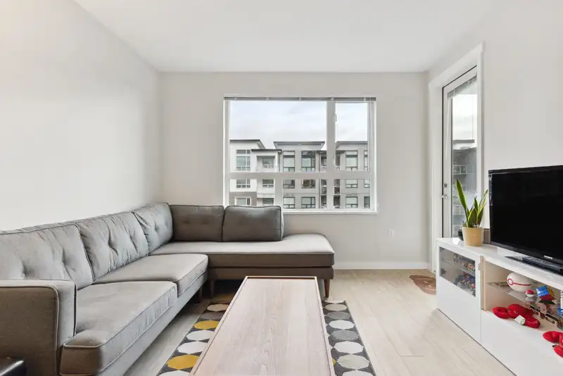 425 9213 ODLIN ROAD - photo 3 of 30