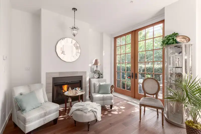 1527 ATLAS LANE - photo 3 of 34
