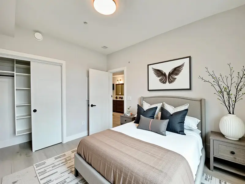 401 13458 95 AVENUE - photo 3 of 16