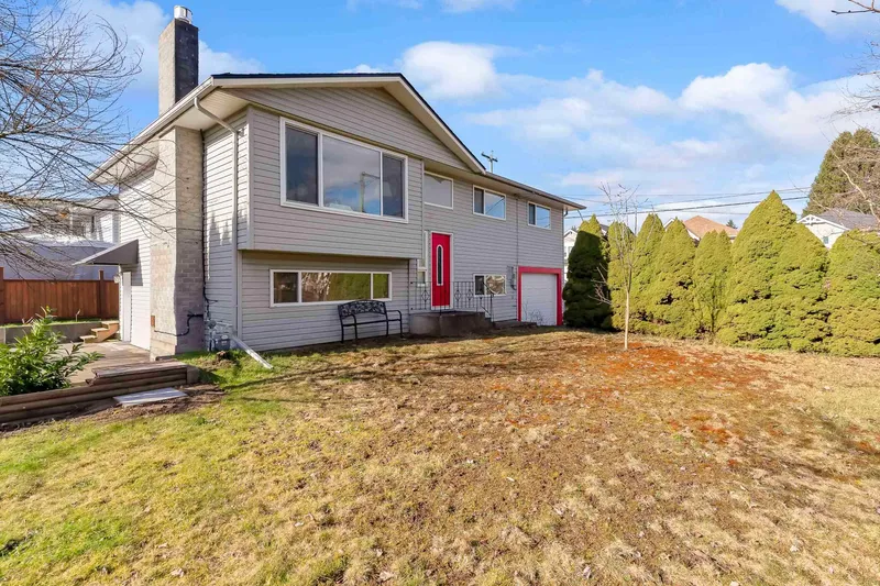 11645 195A STREET - photo 1 of 25