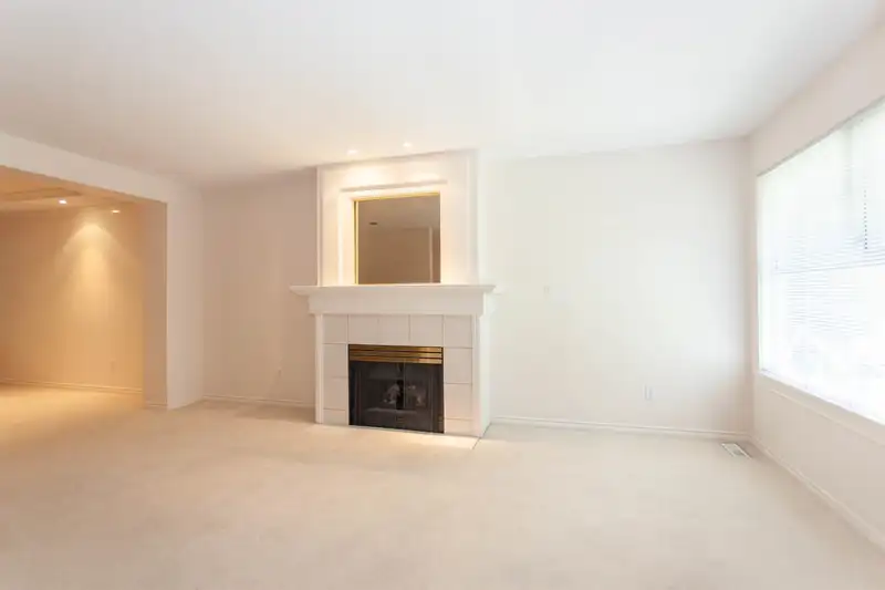 28 15860 82 AVENUE - photo 4 of 25
