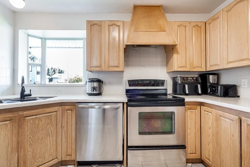 8867 116B STREET - photo 1 of 25