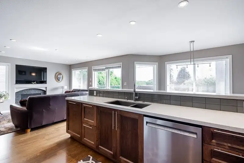 1010 DANSEY AVENUE - photo 3 of 37