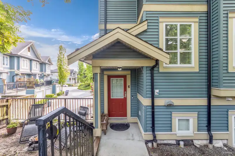 6 6635 192 STREET - photo 4 of 36