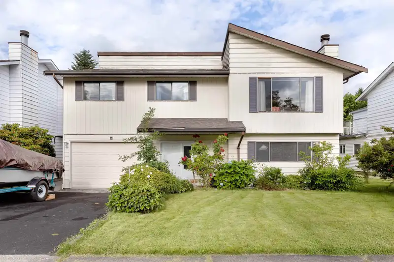 1935 TAYLOR STREET - photo 1 of 34