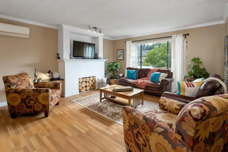 1935 TAYLOR STREET - photo 2 of 34