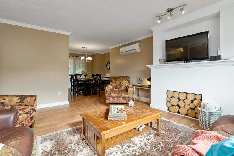 1935 TAYLOR STREET - photo 4 of 34