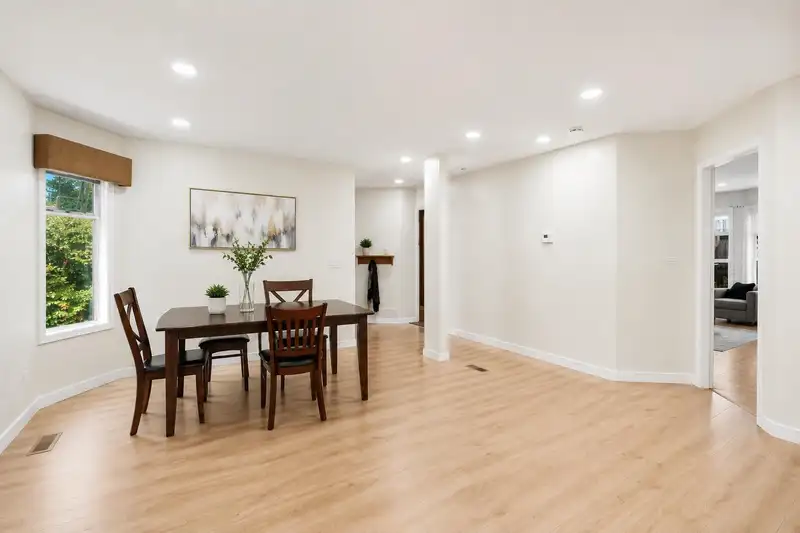 11142 85A AVENUE - photo 4 of 19
