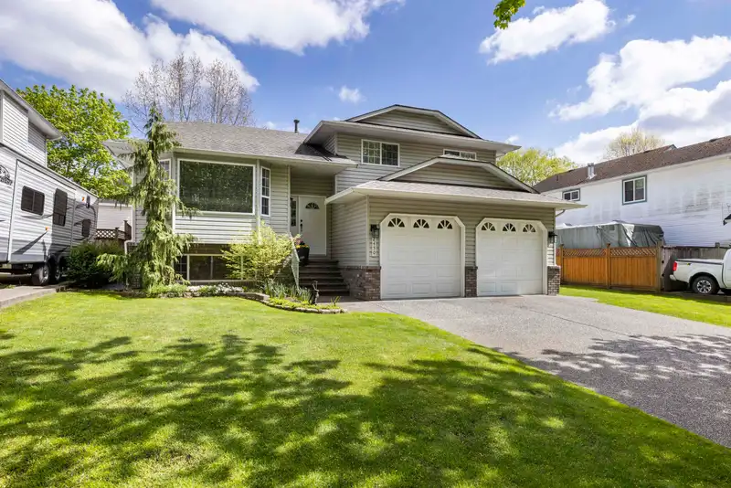 2450 268 STREET - photo 1 of 30