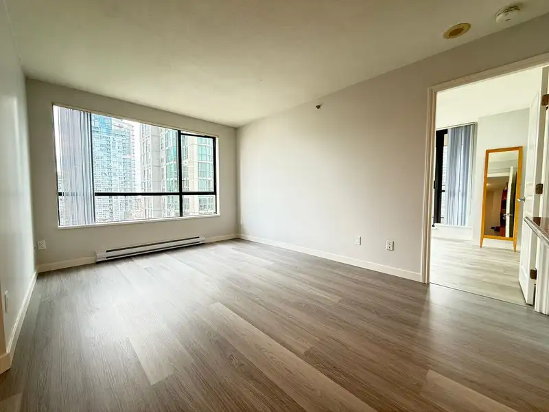 1506 1189 HOWE STREET - photo 4 of 7