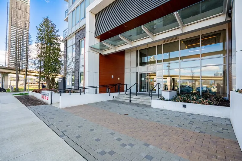 2111 13428 105 AVENUE - photo 4 of 25