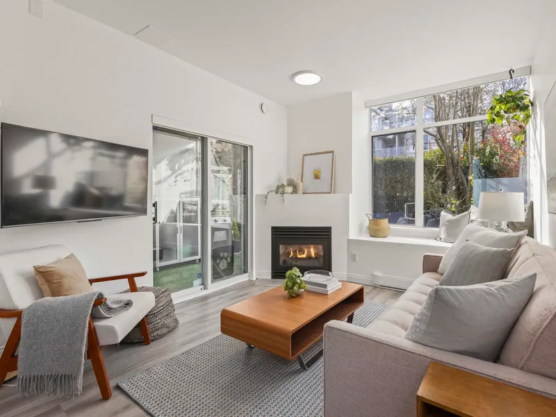 103 2028 W 11TH AVENUE - photo 2 of 25