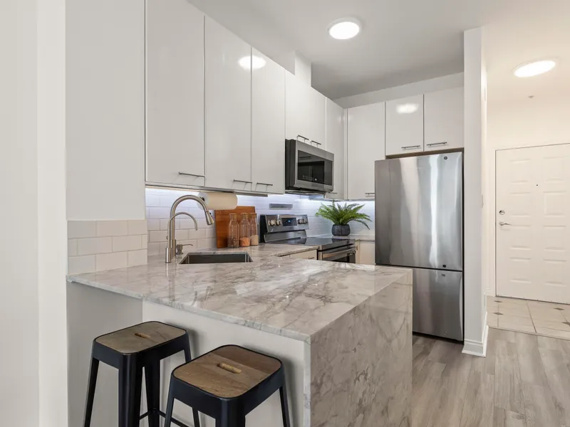 103 2028 W 11TH AVENUE - photo 4 of 25