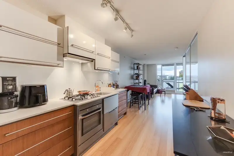 806 718 MAIN STREET - photo 1 of 19