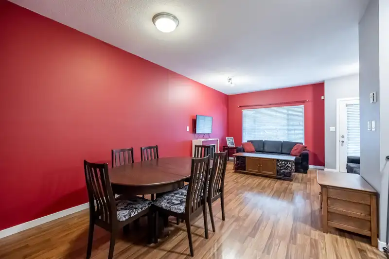 54 18701 66 AVENUE - photo 4 of 25
