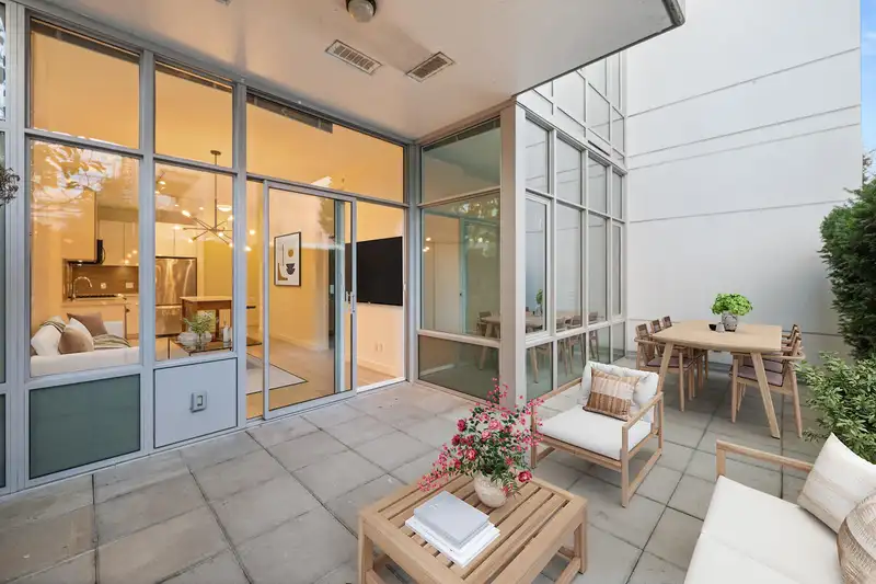 102 200 NELSON'S CRESCENT - photo 4 of 33
