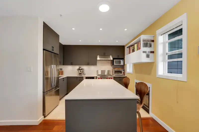 6 1204 MAIN STREET - photo 3 of 35