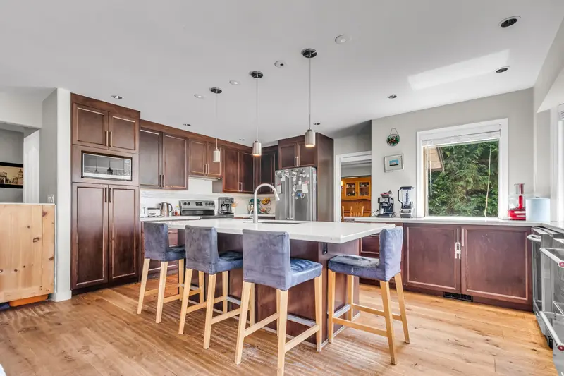 23547 108 AVENUE - photo 4 of 25