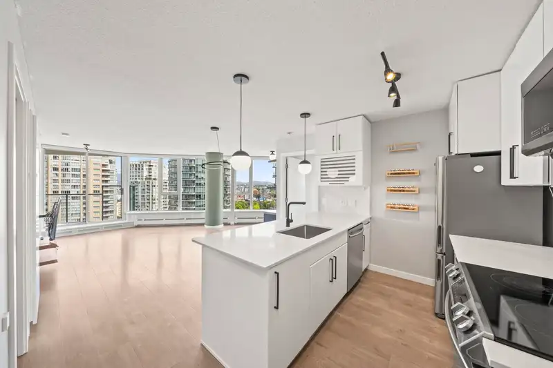 2202 689 ABBOTT STREET - photo 1 of 40
