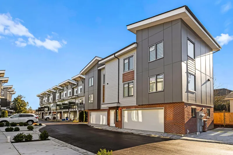 6 22348 48 AVENUE - photo 3 of 25