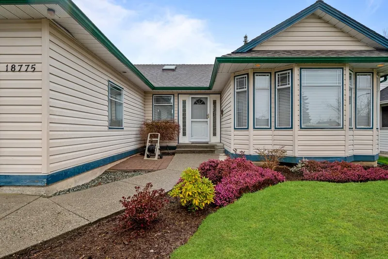 18775 59 AVENUE - photo 3 of 25