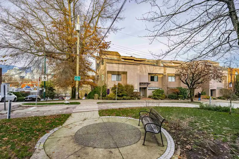 107 995 W 7TH AVENUE - photo 1 of 40