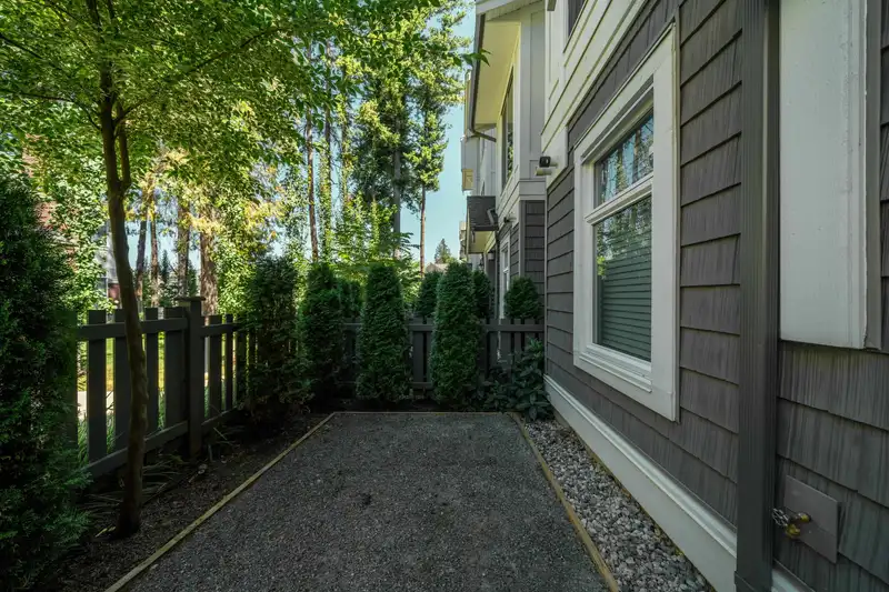 170 9718 161A STREET - photo 3 of 30