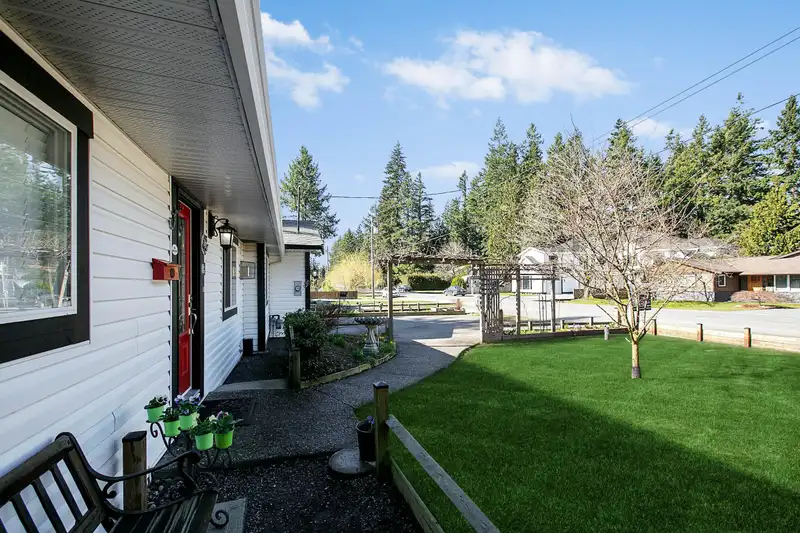 20770 39 AVENUE - photo 2 of 40