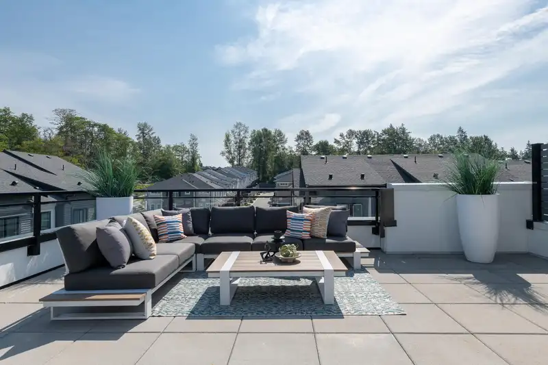 48 16355 21 AVENUE - photo 1 of 24