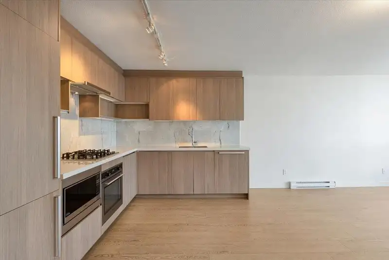 2908 13696 100 AVENUE - photo 3 of 33