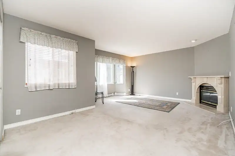 B 6984 LINDEN AVENUE - photo 3 of 27