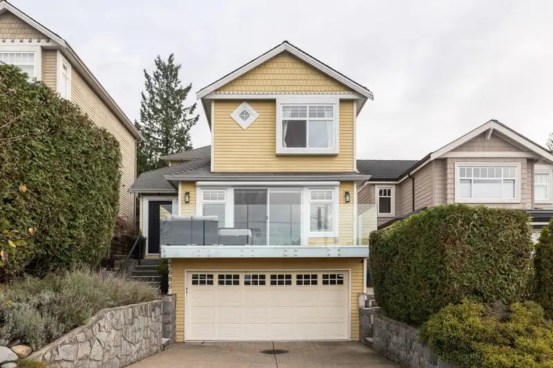 3686 CARNARVON AVENUE - photo 2 of 40