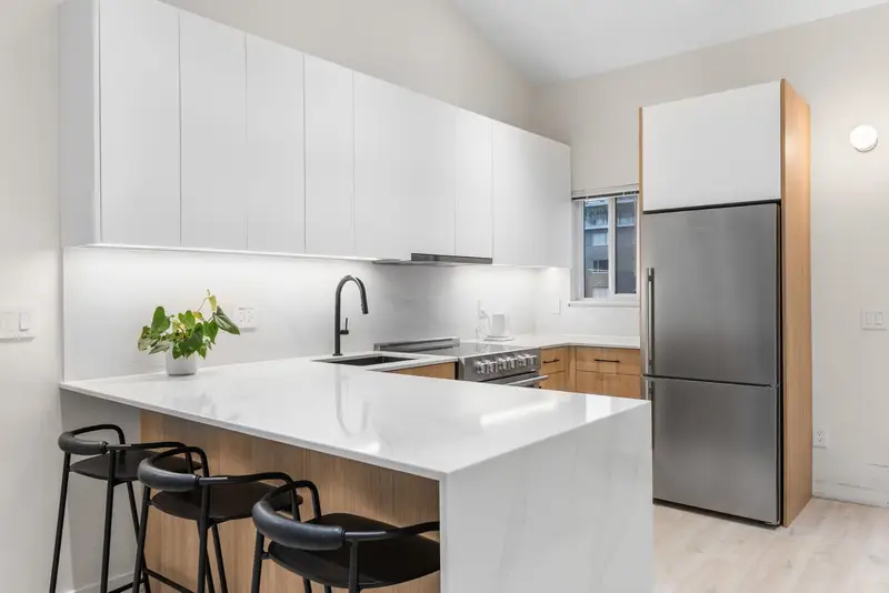 408 1363 CLYDE AVENUE - photo 4 of 19