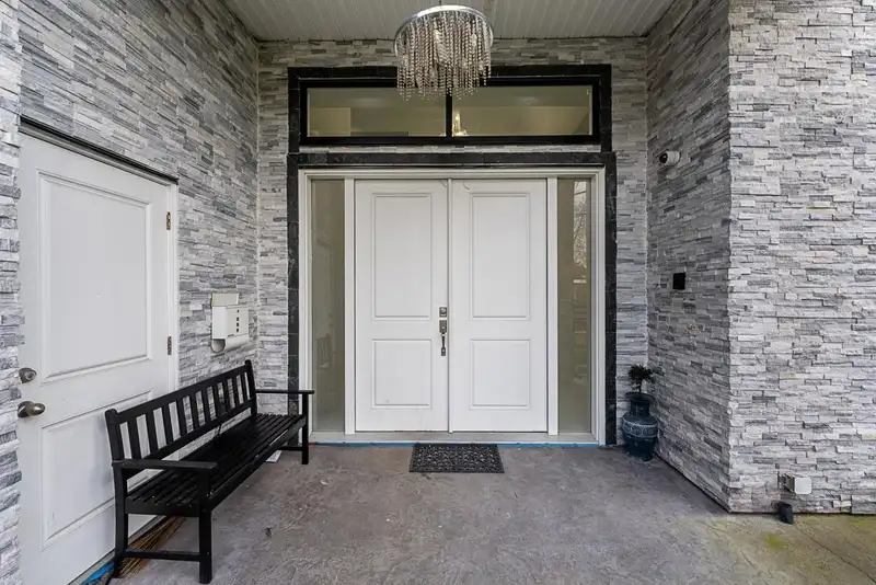 13750 LARNER ROAD - photo 4 of 40