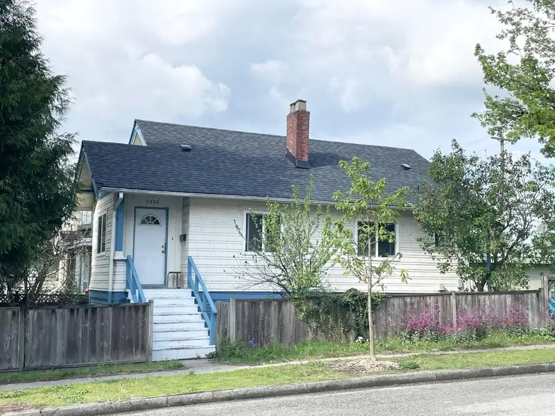 3992 VICTORIA DRIVE - photo 1 of 1