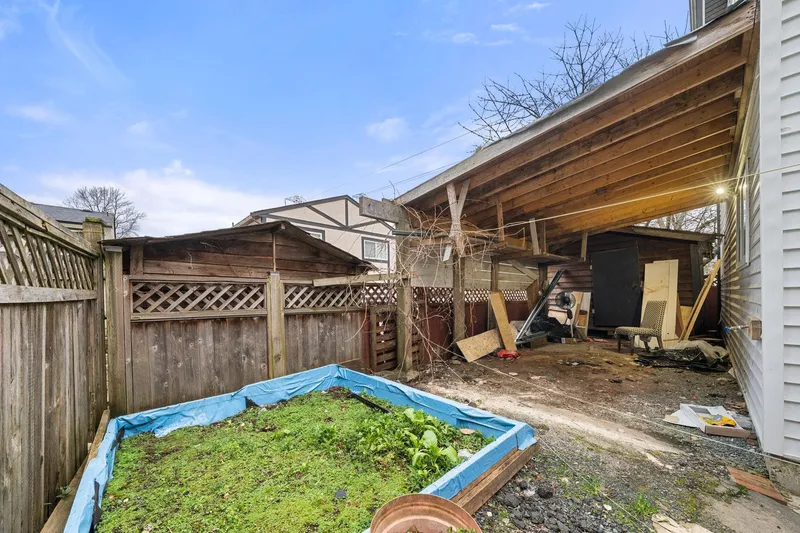 12541 77A AVENUE - photo 4 of 25