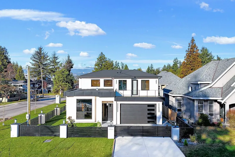 9524 118 STREET STREET - photo 1 of 25