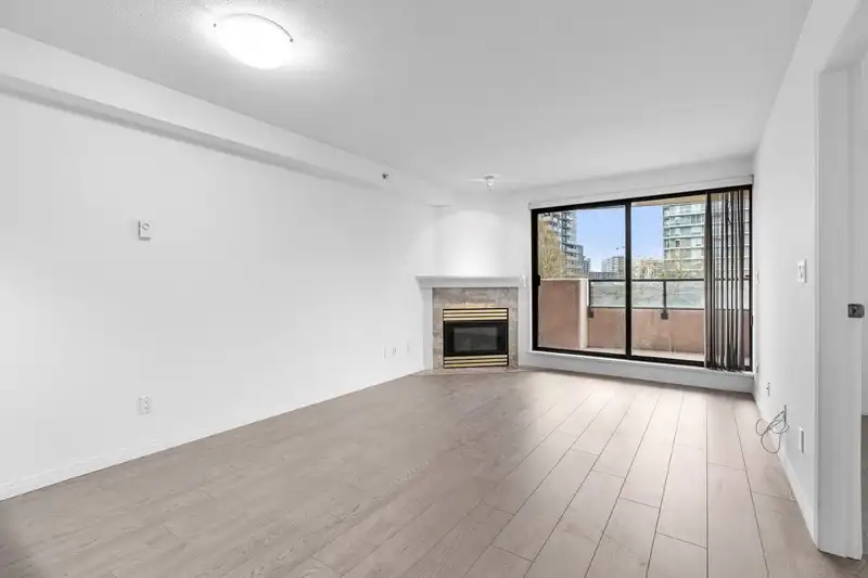502 6611 COONEY ROAD - photo 3 of 16