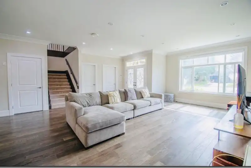 5173 2 AVENUE - photo 3 of 40
