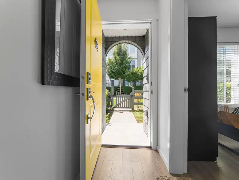 54 8168 136A STREET - photo 3 of 21