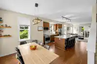 1 2495 DAVIES AVENUE - thumbnail 3