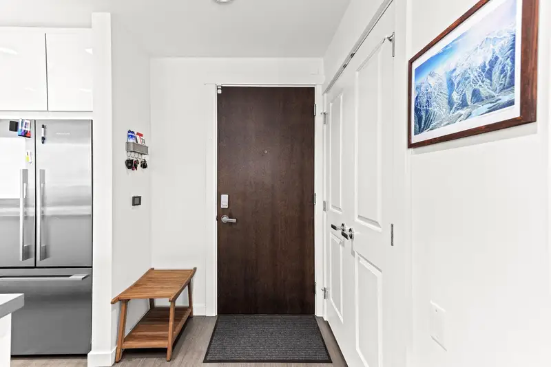 208 277 W 1ST STREET - photo 3 of 25