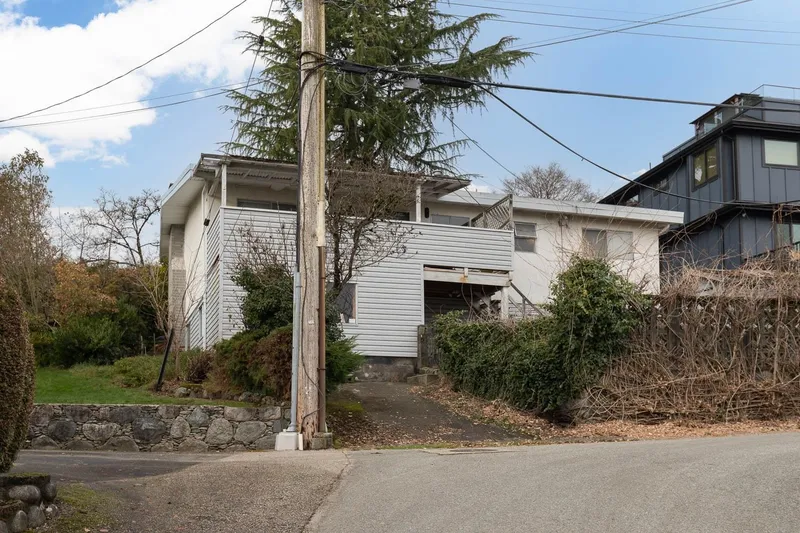 7790 ELLIOTT STREET - photo 1 of 20