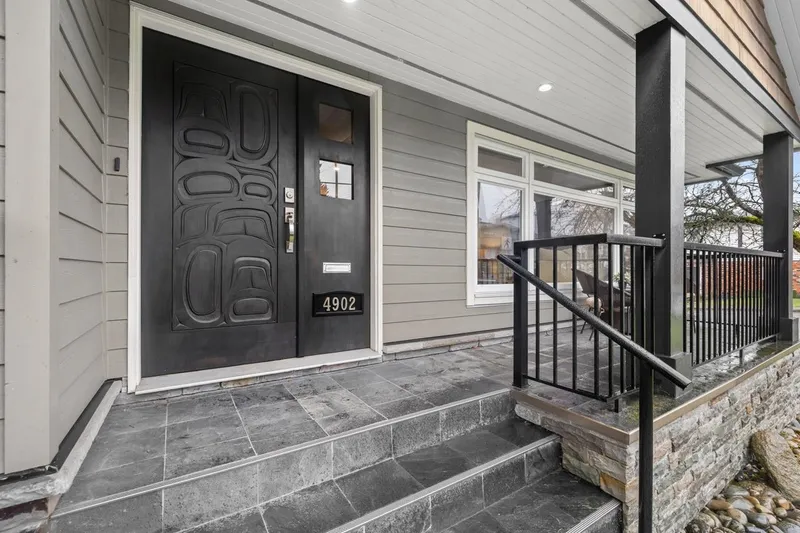 4902 VENABLES STREET - photo 2 of 25