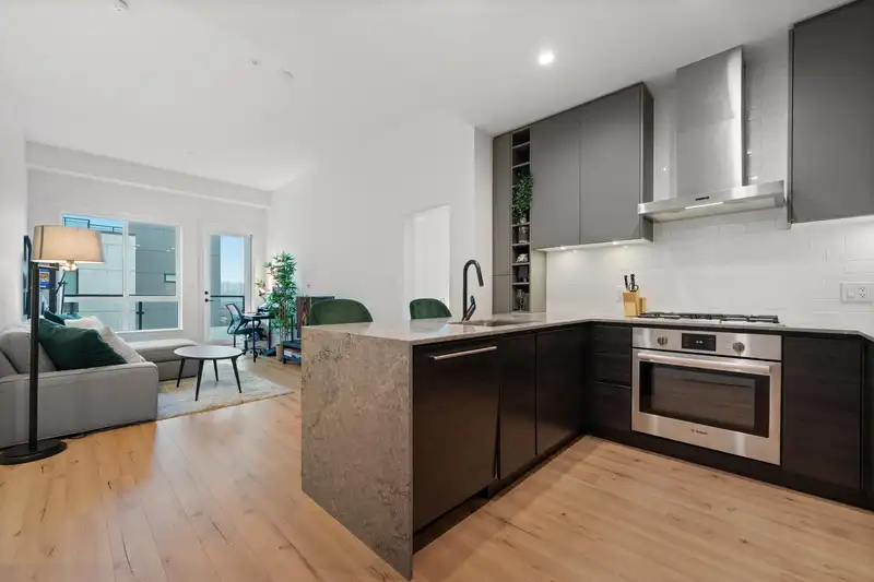 621 3131 MURRAY STREET - photo 3 of 31